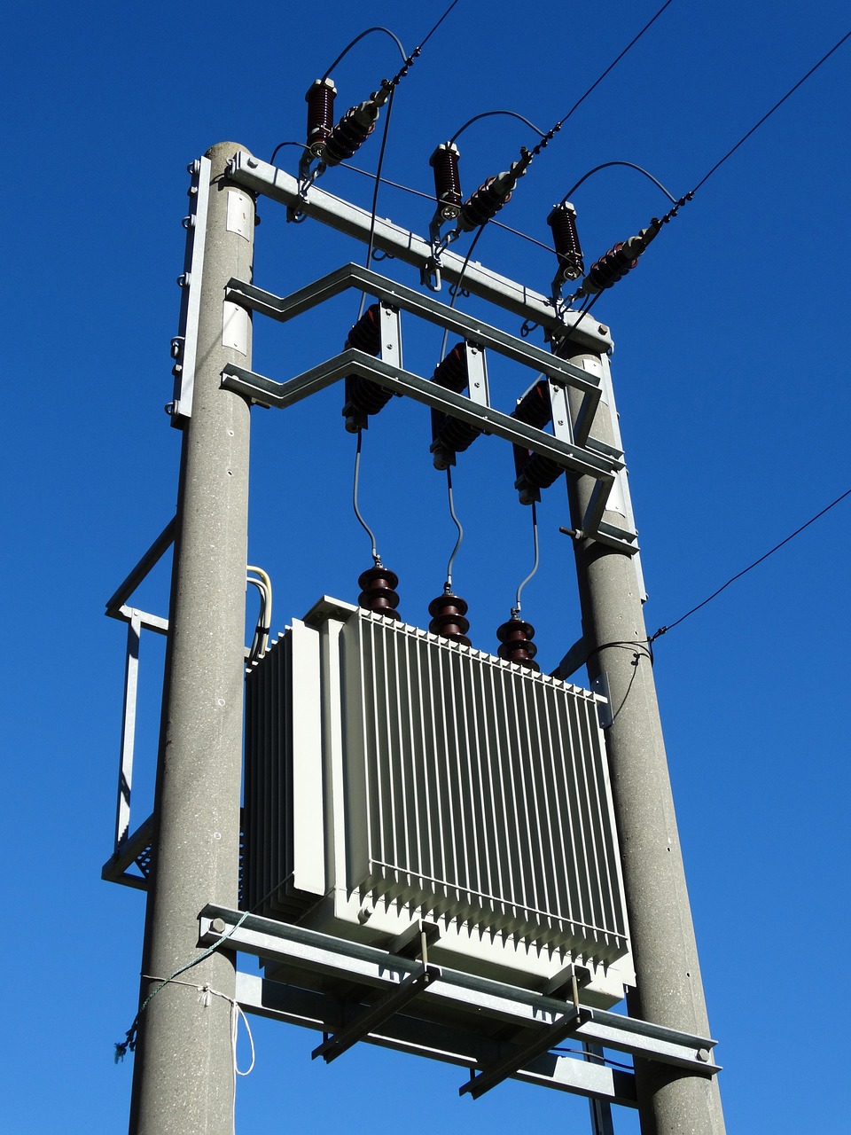 transformer, power station, power line-493717.jpg